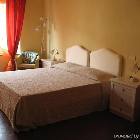 Laura - 3* Florenz