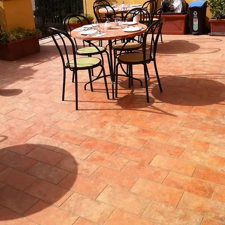 Hotel Laura - 3*